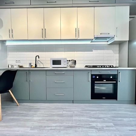 Apartpoltava Жк "Пилипа Орлика,26" Business Апартаменти З Неймовірною Панорамою - Led Дзеркало -Тропічний Душ 外观 照片