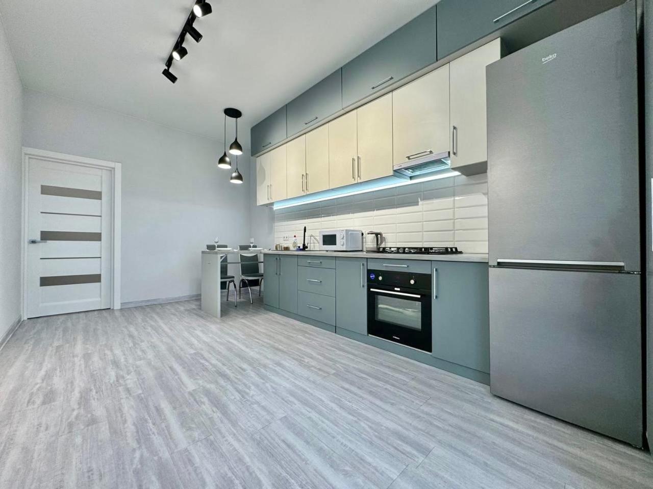 Apartpoltava Жк "Пилипа Орлика,26" Business Апартаменти З Неймовірною Панорамою - Led Дзеркало -Тропічний Душ 外观 照片